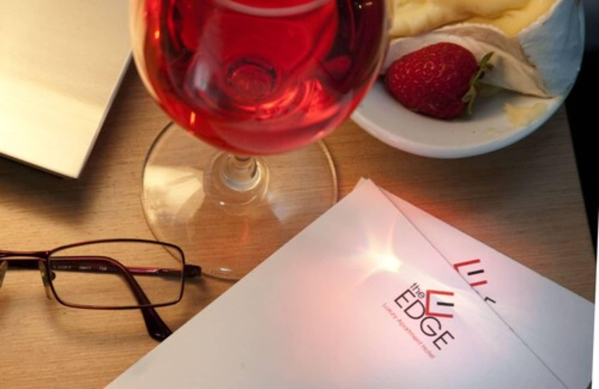 边缘公寓式酒店 洛坎普顿 外观 照片